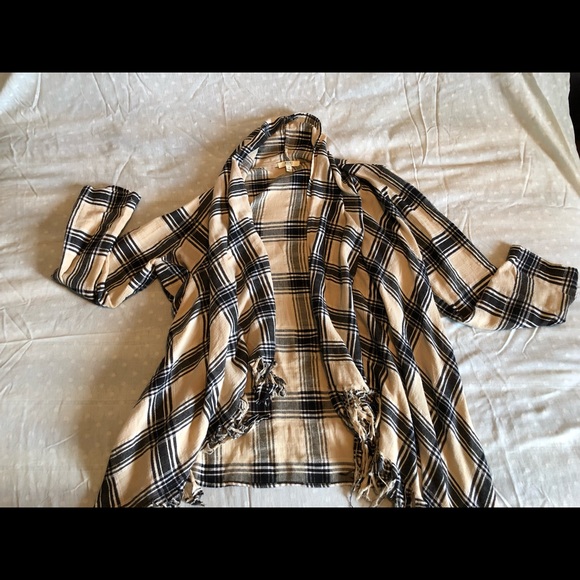 NWOT Kori Black and Beige Flannel Cardigan from Boutique (Size S) - Picture 1 of 4
